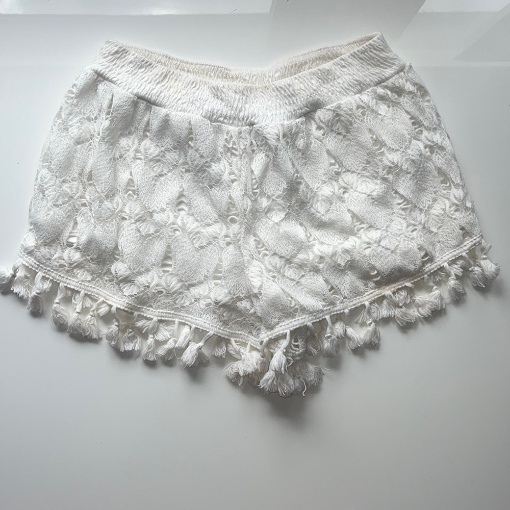 SURF GYPSY WHITE CROCHET SHORTS WITH TASSLE FRINGE